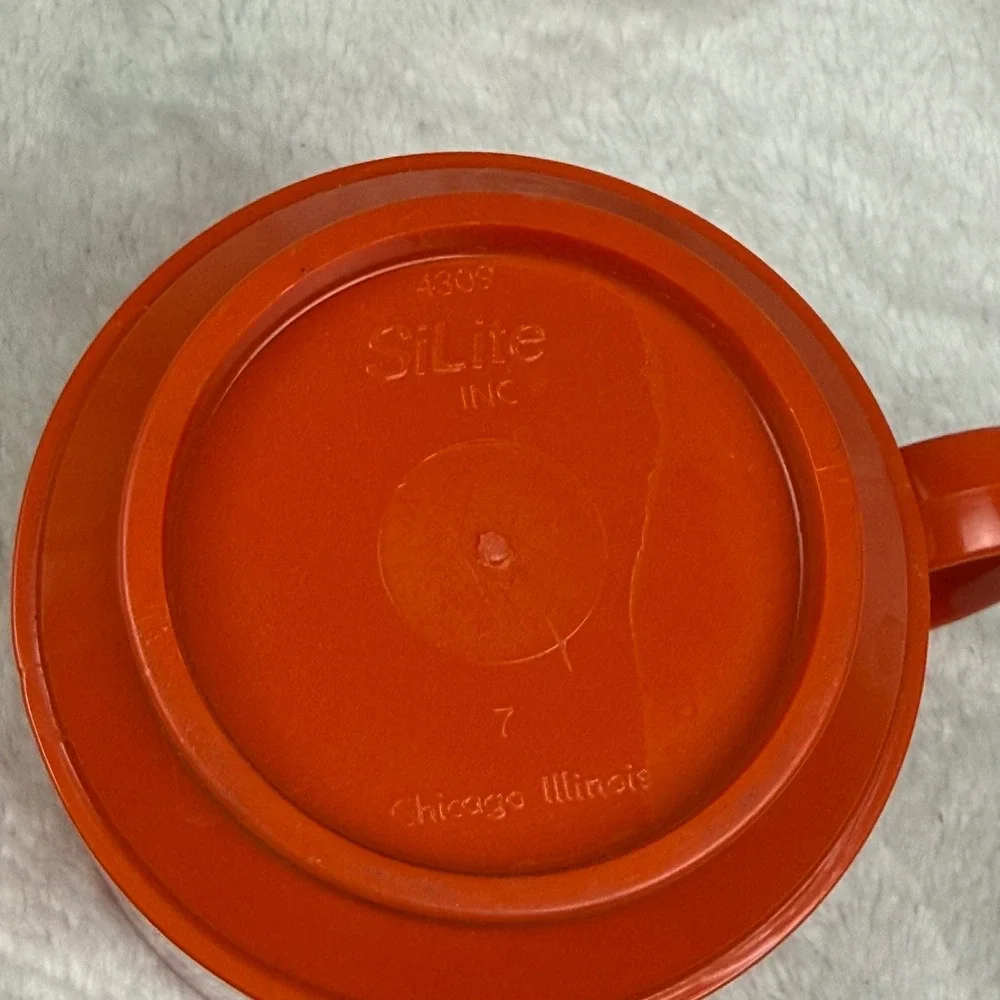 Vintage Peter Rabbit SiLite Inc Melamine Bunny  Kids Plate Bowl Mug Set Cottage